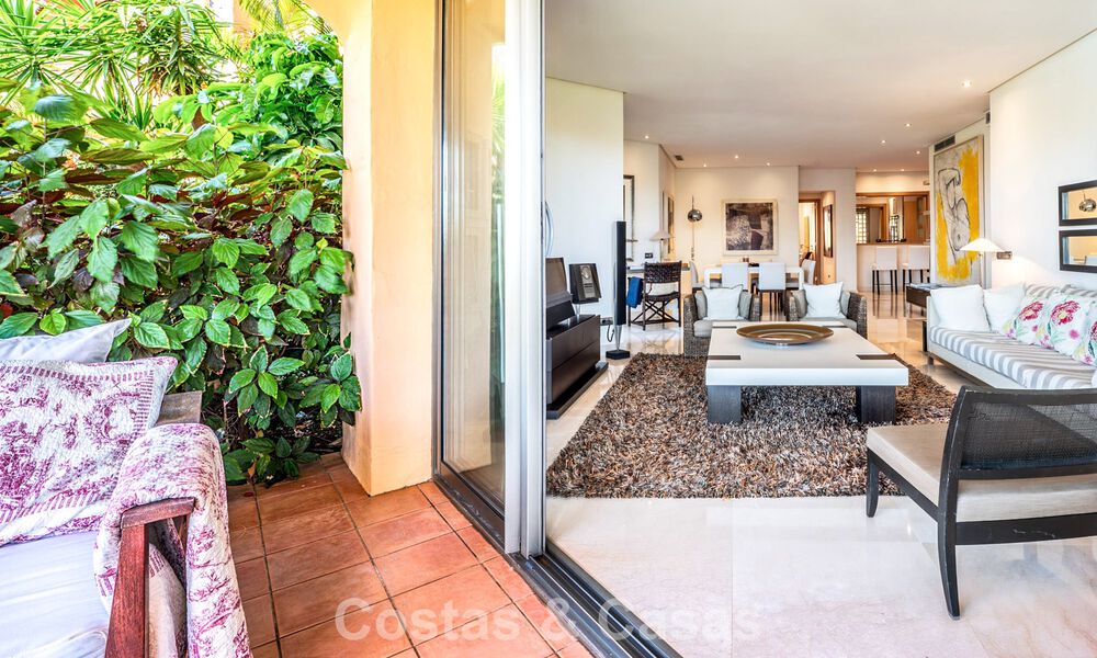Exclusief gelijkvloers appartement met privétuin te koop op de Golden Mile van Marbella 806222