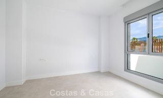 Gloednieuw, modern luxe duplex penthouse met zwembad en zeezicht te koop aan de golfbaan in Oost-Marbella 806359 