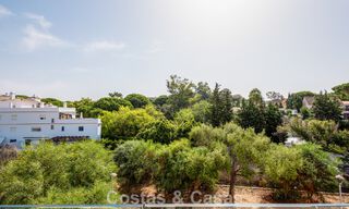 Modern penthouse met royaal solarium te koop op een steenworp afstand van het strand in Elviria, Oost-Marbella 806411 