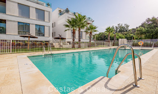 Modern penthouse met royaal solarium te koop op een steenworp afstand van het strand in Elviria, Oost-Marbella 806413 