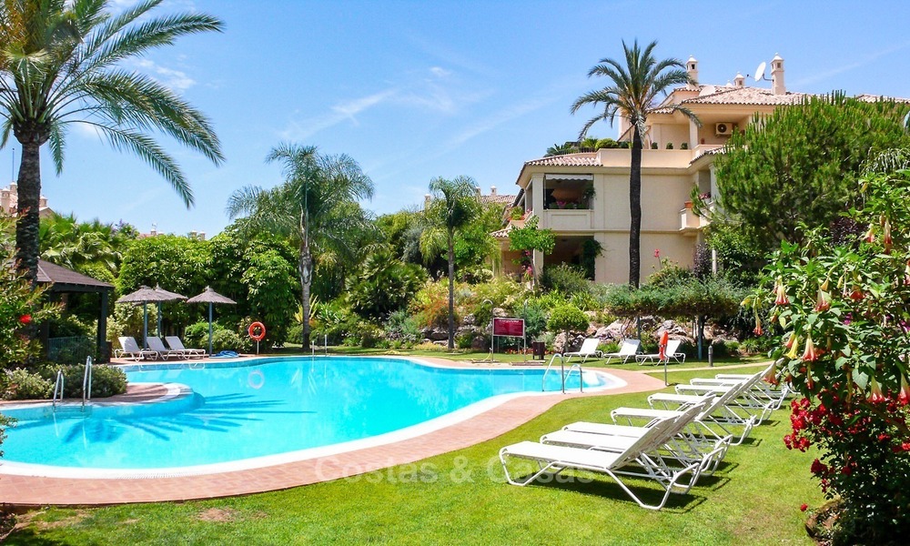Luxe appartementen en penthouses te koop in exclusief eerstelijngolf complex in Nueva-Andalucia, Marbella 2317
