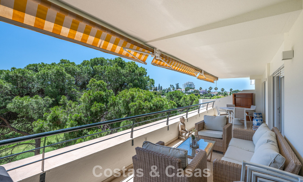 Luxueus duplex penthouse te koop direct aan de golfbaan, dicht bij alle voorzieningen in Guadalmina Alta en San Pedro, Marbella 806433