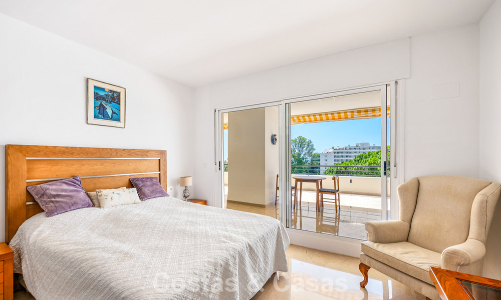 Luxueus duplex penthouse te koop direct aan de golfbaan, dicht bij alle voorzieningen in Guadalmina Alta en San Pedro, Marbella 806438