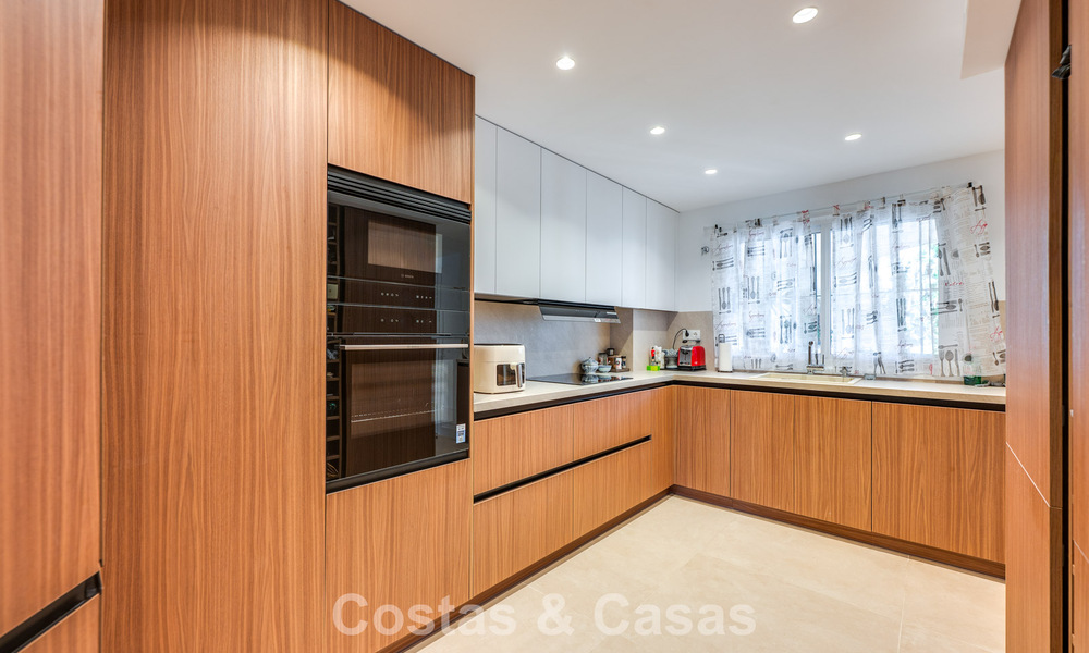 Luxueus duplex penthouse te koop direct aan de golfbaan, dicht bij alle voorzieningen in Guadalmina Alta en San Pedro, Marbella 806453
