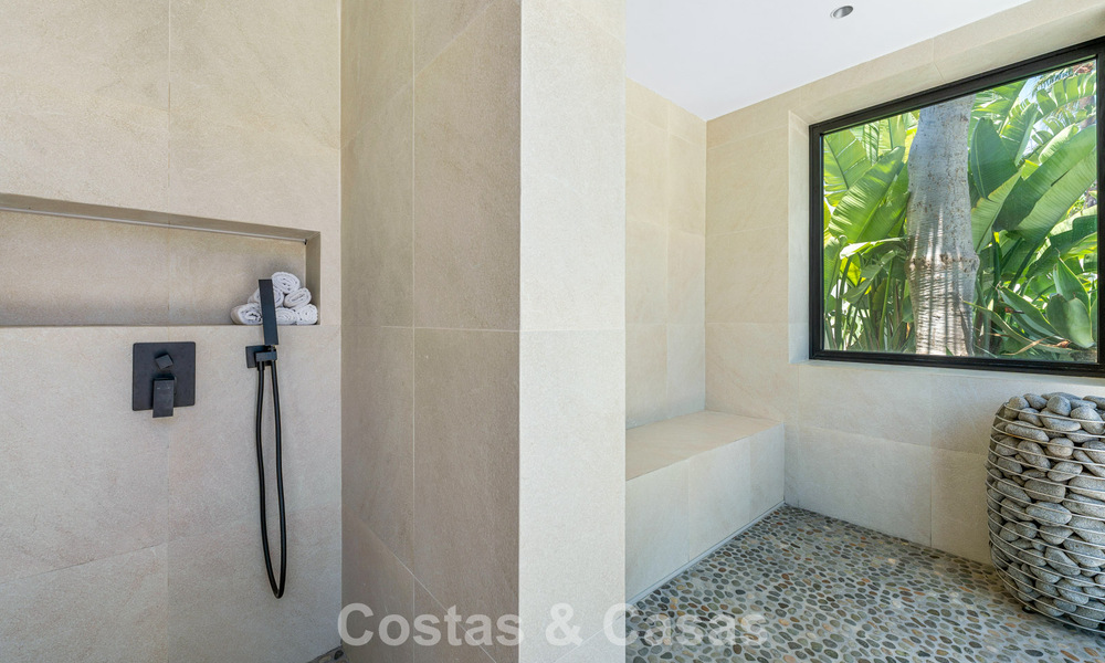 Gloenieuwe, moderne familievilla met zwembad te koop op de New Golden Mile tussen Marbella en Estepona 806631