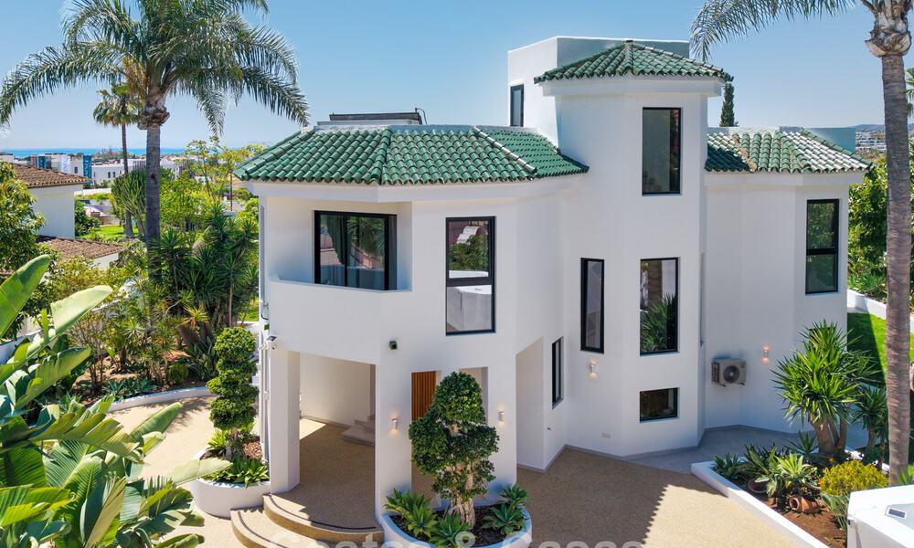 Gloenieuwe, moderne familievilla met zwembad te koop op de New Golden Mile tussen Marbella en Estepona 806639