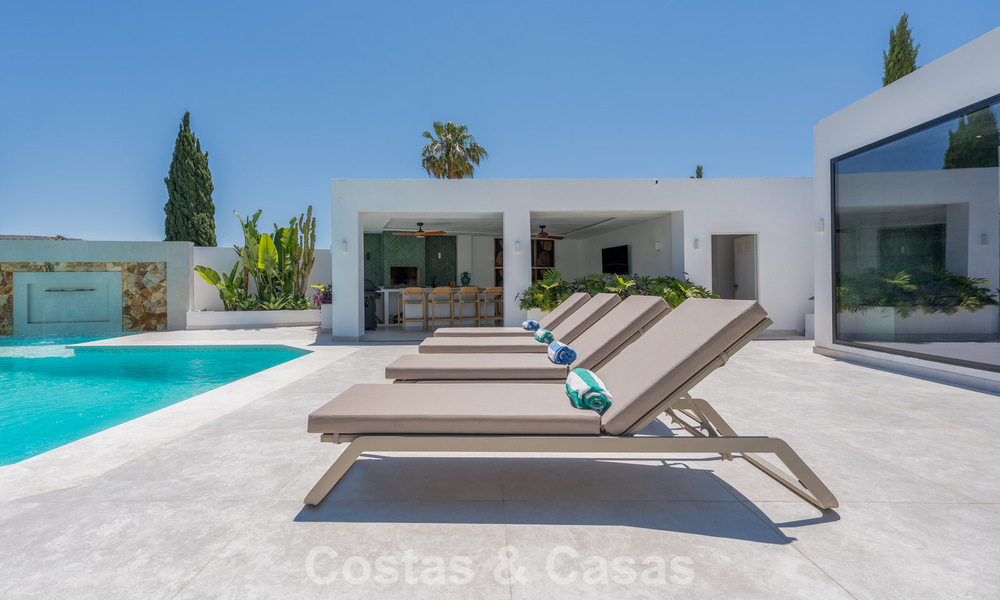 Gloenieuwe, moderne familievilla met zwembad te koop op de New Golden Mile tussen Marbella en Estepona 806644