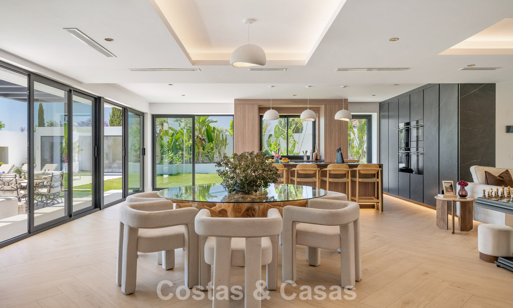 Gloenieuwe, moderne familievilla met zwembad te koop op de New Golden Mile tussen Marbella en Estepona 806646