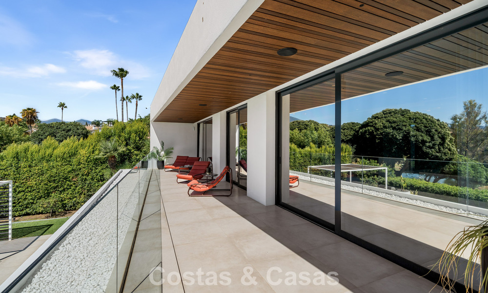 5-slaapkamer eigentijdse villa te koop direct aan de golfbaan in Nueva Andalucia, Marbella 806755