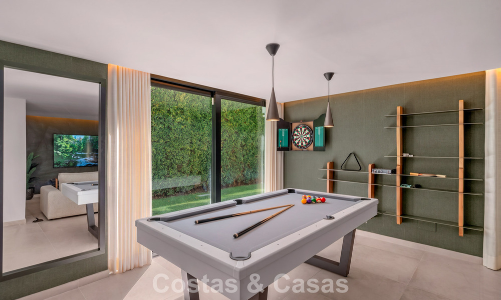 5-slaapkamer eigentijdse villa te koop direct aan de golfbaan in Nueva Andalucia, Marbella 806758