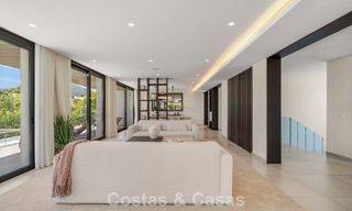 5-slaapkamer eigentijdse villa te koop direct aan de golfbaan in Nueva Andalucia, Marbella 806768 