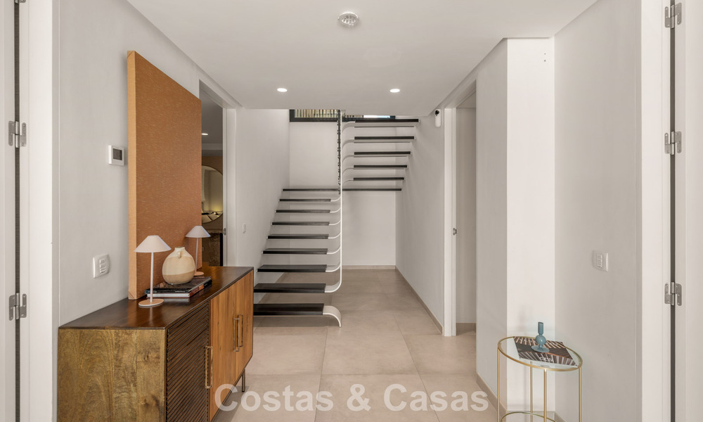 5-slaapkamer eigentijdse villa te koop direct aan de golfbaan in Nueva Andalucia, Marbella 806773