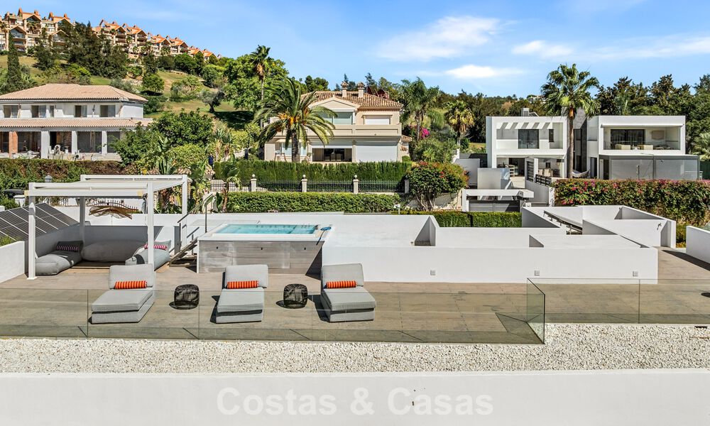 5-slaapkamer eigentijdse villa te koop direct aan de golfbaan in Nueva Andalucia, Marbella 806776