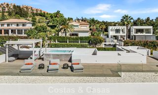 5-slaapkamer eigentijdse villa te koop direct aan de golfbaan in Nueva Andalucia, Marbella 806776 