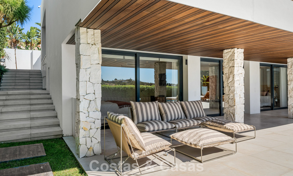 5-slaapkamer eigentijdse villa te koop direct aan de golfbaan in Nueva Andalucia, Marbella 806789