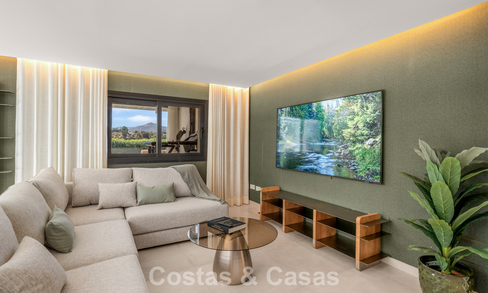 5-slaapkamer eigentijdse villa te koop direct aan de golfbaan in Nueva Andalucia, Marbella 806803