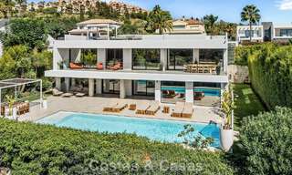 5-slaapkamer eigentijdse villa te koop direct aan de golfbaan in Nueva Andalucia, Marbella 806809 