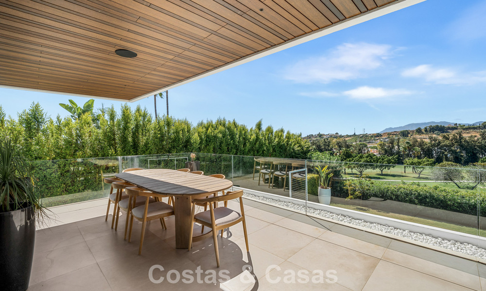 5-slaapkamer eigentijdse villa te koop direct aan de golfbaan in Nueva Andalucia, Marbella 806825