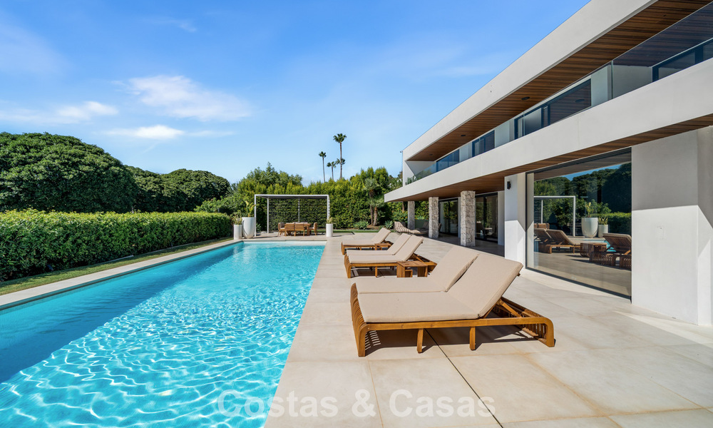 5-slaapkamer eigentijdse villa te koop direct aan de golfbaan in Nueva Andalucia, Marbella 806831