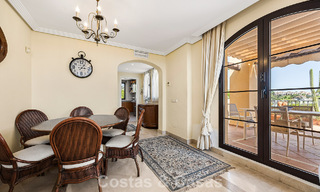 Lichtrijk hoekpenthouse met 360° uitzicht in het golfresort Los Arqueros in Marbella - Benahavis 806850 