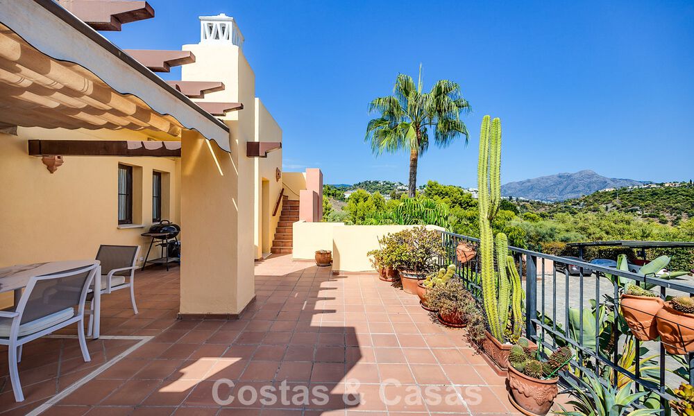 Lichtrijk hoekpenthouse met 360° uitzicht in het golfresort Los Arqueros in Marbella - Benahavis 806857