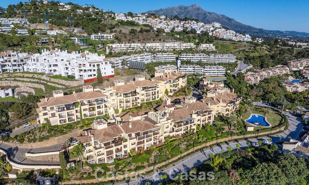 Lichtrijk hoekpenthouse met 360° uitzicht in het golfresort Los Arqueros in Marbella - Benahavis 806862