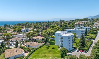 Instapklaar, eigentijds gerenoveerd luxe penthouse te koop op loopafstand van het strand in Los Monteros, Oost-Marbella 806554 