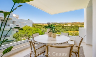 Instapklaar, eigentijds gerenoveerd luxe penthouse te koop op loopafstand van het strand in Los Monteros, Oost-Marbella 806558 