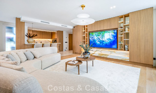 Instapklaar, eigentijds gerenoveerd luxe penthouse te koop op loopafstand van het strand in Los Monteros, Oost-Marbella 806564 