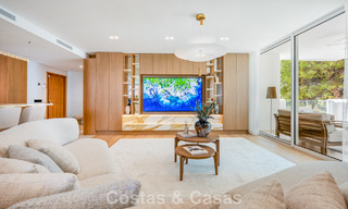 Instapklaar, eigentijds gerenoveerd luxe penthouse te koop op loopafstand van het strand in Los Monteros, Oost-Marbella 806565 