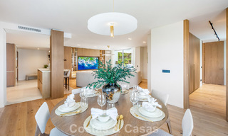 Instapklaar, eigentijds gerenoveerd luxe penthouse te koop op loopafstand van het strand in Los Monteros, Oost-Marbella 806573 