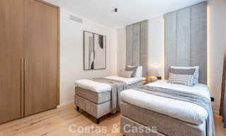 Instapklaar, eigentijds gerenoveerd luxe penthouse te koop op loopafstand van het strand in Los Monteros, Oost-Marbella 806580 