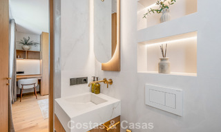 Instapklaar, eigentijds gerenoveerd luxe penthouse te koop op loopafstand van het strand in Los Monteros, Oost-Marbella 806590 