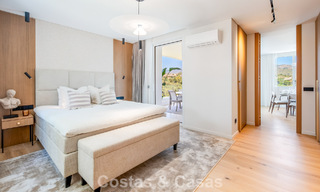Instapklaar, eigentijds gerenoveerd luxe penthouse te koop op loopafstand van het strand in Los Monteros, Oost-Marbella 806595 