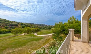 Instapklare, schakelwoningen met Mediterrane bouwstijl te koop direct aan de golfbaan in Estepona 806880 