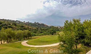 Instapklare, schakelwoningen met Mediterrane bouwstijl te koop direct aan de golfbaan in Estepona 806881 