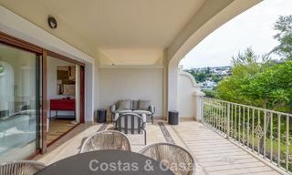 Instapklare, schakelwoningen met Mediterrane bouwstijl te koop direct aan de golfbaan in Estepona 806882 
