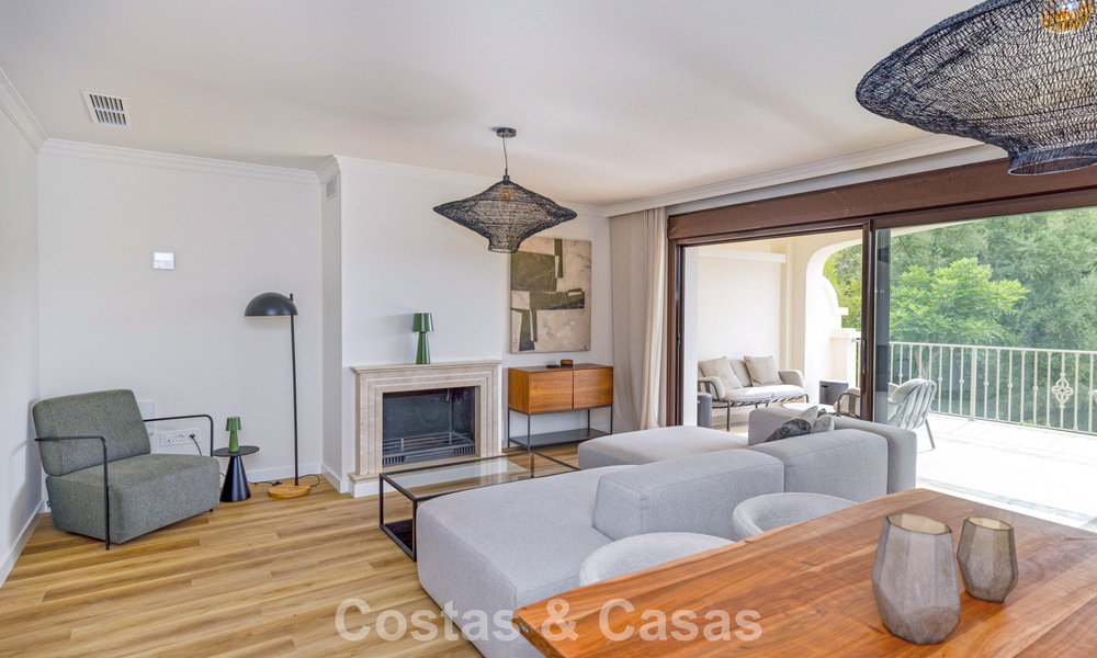 Instapklare, schakelwoningen met Mediterrane bouwstijl te koop direct aan de golfbaan in Estepona 806889