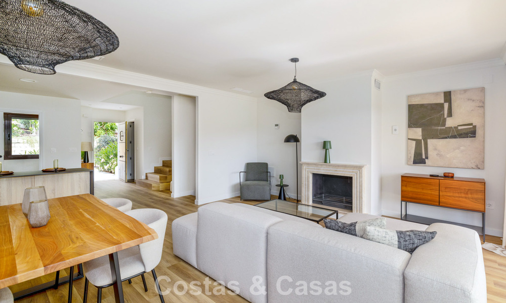 Instapklare, schakelwoningen met Mediterrane bouwstijl te koop direct aan de golfbaan in Estepona 806891