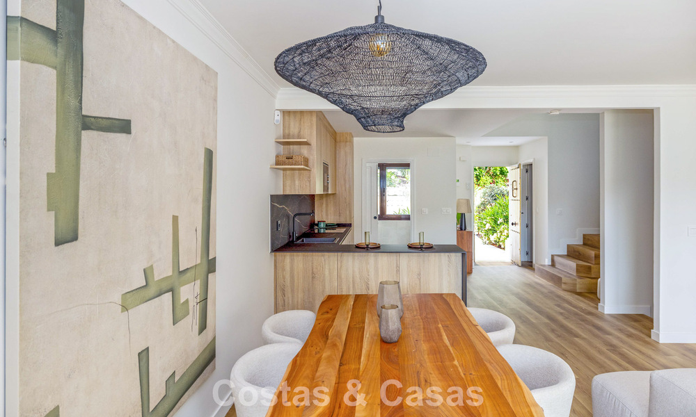 Instapklare, schakelwoningen met Mediterrane bouwstijl te koop direct aan de golfbaan in Estepona 806892