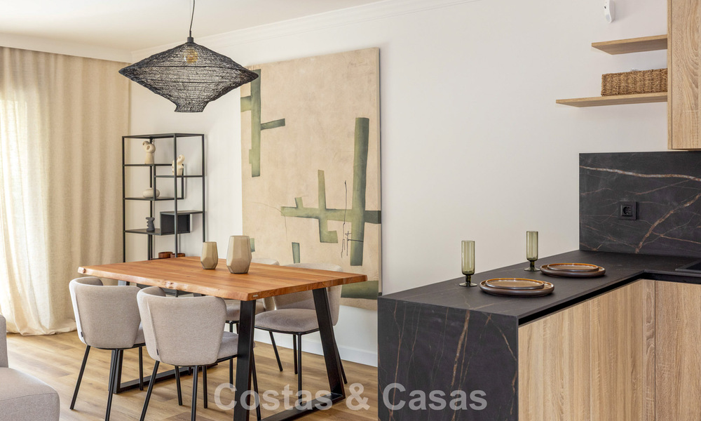 Instapklare, schakelwoningen met Mediterrane bouwstijl te koop direct aan de golfbaan in Estepona 806897
