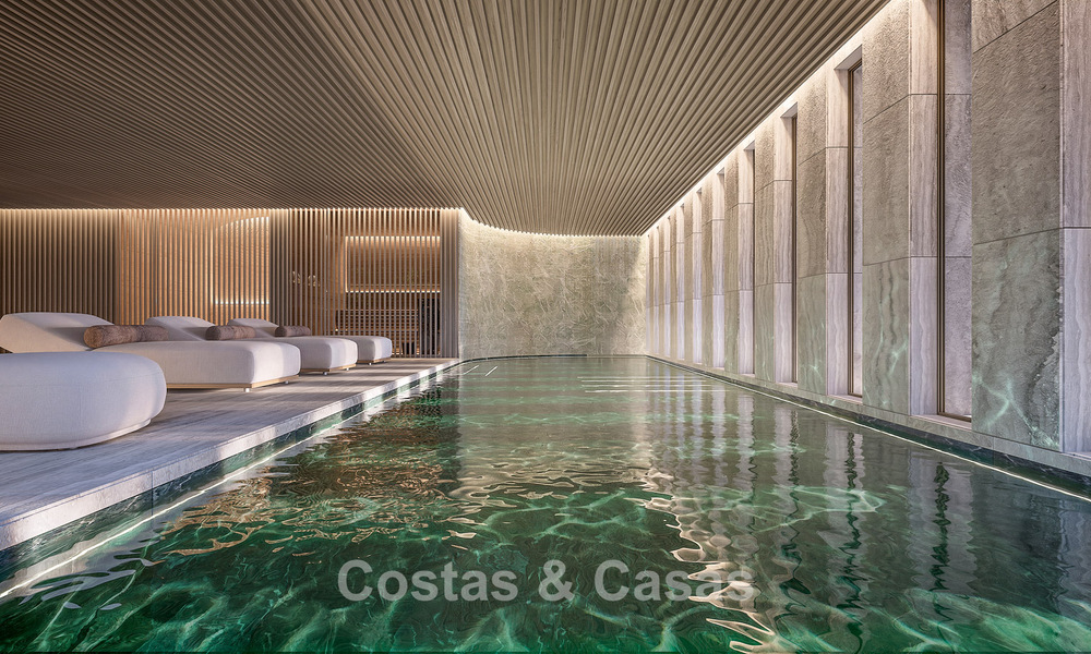 Vooruitstrevende designvilla met adembenemend golf-en zeezicht te koop in La Reserva, Sotogrande 806941