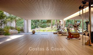 Vooruitstrevende designvilla met adembenemend golf-en zeezicht te koop in La Reserva, Sotogrande 806953 