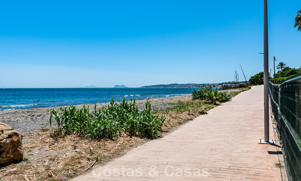 Appartementen met zeezicht te koop in Riviera Andaluza op wandelafstand van Estepona centrum 806471