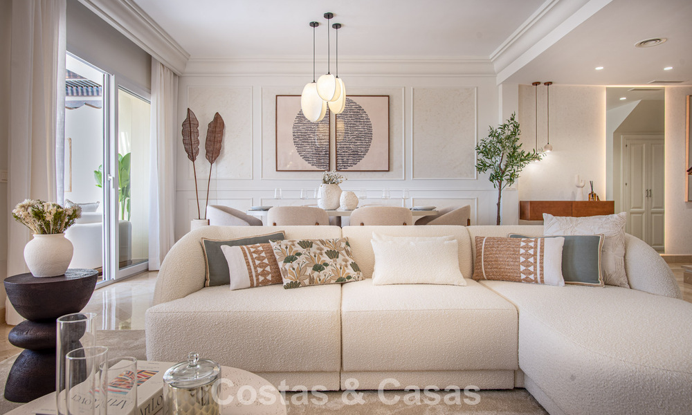 Eigentijds gerenoveerd, luxueus duplex penthouse met grote terrassen te koop in het hart van Nueva Andalucia’s golfvallei, Marbella 807011