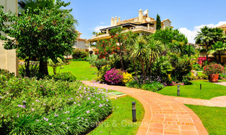 Eigentijds gerenoveerd, luxueus duplex penthouse met grote terrassen te koop in het hart van Nueva Andalucia’s golfvallei, Marbella 807440 