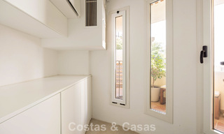 Stijlvol gerenoveerd hoekappartement met panoramisch uitzicht te koop in Nueva Andalucia, Marbella 807116 