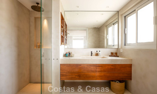Stijlvol gerenoveerd hoekappartement met panoramisch uitzicht te koop in Nueva Andalucia, Marbella 807128 