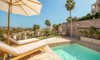 Stijlvol gerenoveerd hoekappartement met panoramisch uitzicht te koop in Nueva Andalucia, Marbella 807130 