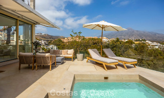 Stijlvol gerenoveerd hoekappartement met panoramisch uitzicht te koop in Nueva Andalucia, Marbella 807131 